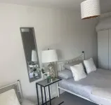 2 Bedroom Near Ocean Village Marina Port Apartment Hotel dekat Shackleton Accommodation