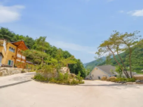 Gurye Deokyeongru Pension Hotels in Gurye