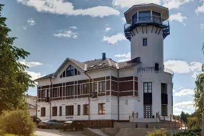 Wardenclyffe Volgo-Balt (Ворденклифф Волго-Балт) Отели в г. 