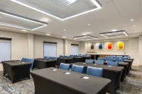 Holiday Inn Express & Suites TUSCALOOSA-UNIVERSITY by IHG - parking