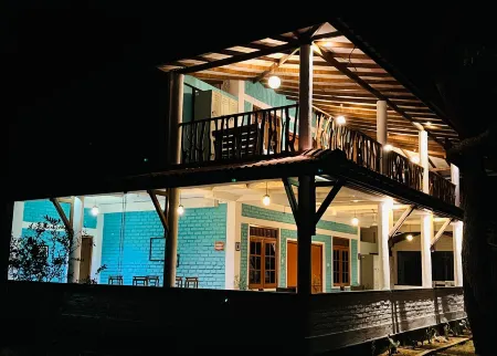 Funky Leopard Safari Lodge Bordering Yala National Park Отели рядом с достопримечательностью «Kataragama Sacred Bo Tree»