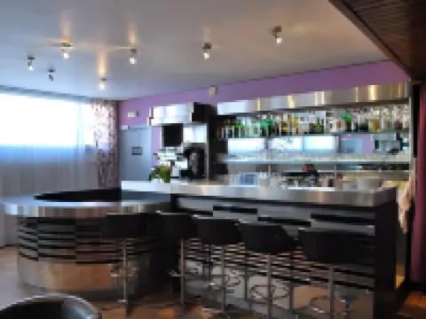Brit Hotel Cahors - le Valentré Hotele w: Lot