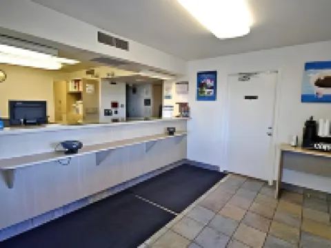 Super 8 by Wyndham Tracy Hotels in Tracy