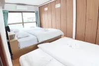 Free parking for 1 car sleeps 15 guests 4 bedroo Hotels in Saeki Ward