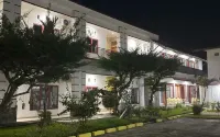 Hotel Ompu Herti Hotel dekat HKBP Pintu Batu Silaen