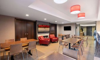Microtel Inn & Suites by Wyndham Kirkland Lake - Housity