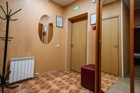 Ривьера Отели рядом с достопримечательностью «Выставочный зал»