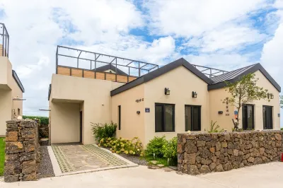 In Aewol Forest 102 Отели в г. 