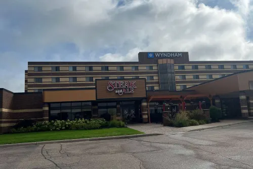 Wyndham Minneapolis South/Burnsville Hotels in Apple Valley
