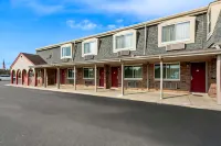 Americas Best Value Inn Marion Hotel dekat Stengel True Museum