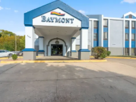 Baymont by Wyndham Lawrence Hotels in Lawrence