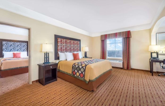 Super 8 by Wyndham Hidalgo/McAllen Area
