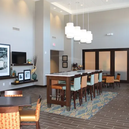 Hampton Inn & Suites DeLand