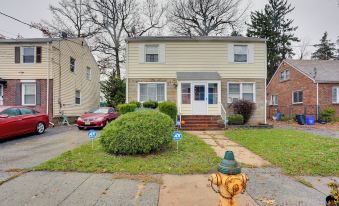 Newark Home w/ Deck & Fire Pit, 16 Mi to NYC!
