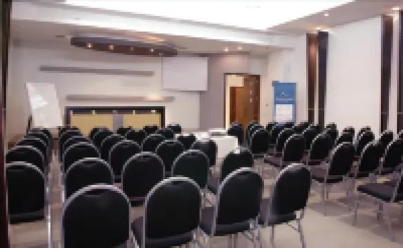 蒙塔納斯阿祖勒斯公寓式酒店