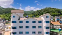 Stay Saeroc Hotels near Hakdong Mongdol Beach