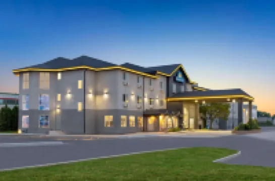 Days Inn by Wyndham Steinbach Hotels in 