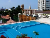 Bastión Luxury Hotel - Pools