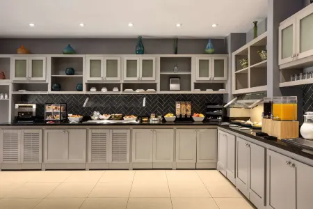 Hyatt Place Detroit Utica