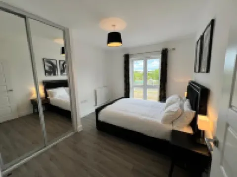 Modern 2 bedroom apartment Hotels in Sittingbourne