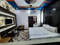 Diplomat Inn Hotel - balcony