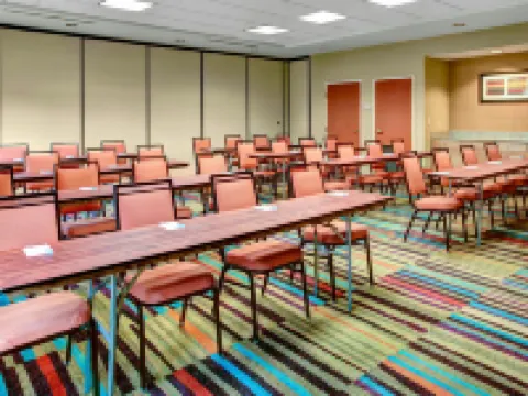 フェアフィールド・イン&スイート・アトランタ・ストーンクレスト リソニアのホテル