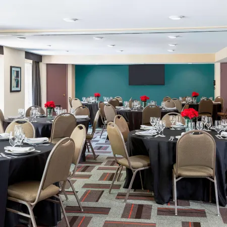 Four Points by Sheraton Buffalo Grove