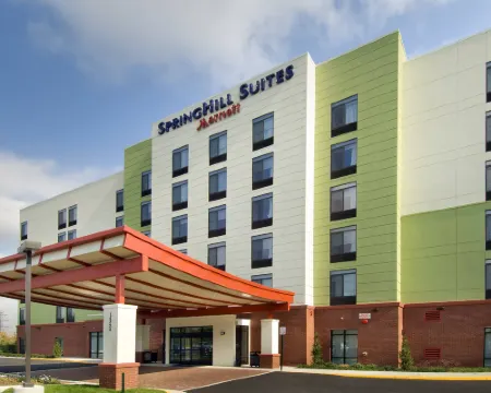 สปริงฮิลล์สวีทส์ บายแมริออท โปโตแมกมิลส์ วูดบริดจ์ โรงแรมในวูดบริดจ์