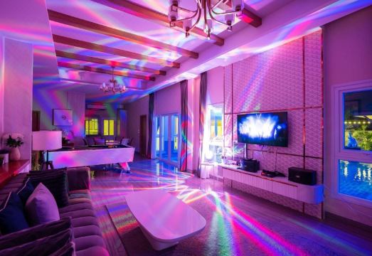 Beverly Hills Pool Villa