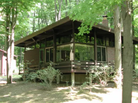 Huddleson Court Отели рядом с достопримечательностью «Даймонд»