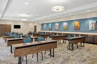 Hampton Inn  Suites by Hilton Cincinnati West