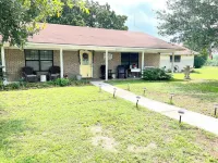 Secluded, acreage,1.5m to dwntn-fishing-paddleboat-nature trail-KING Sleep# Bed