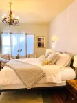 Luxury Spacious Historic Home - College Hill - 2mi. to Downtown