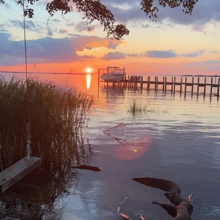 Cozy 3 Bedroom-2 Bath-Close to Beach and Shops-