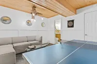 3CooksVacations 'The Sandlot' -Canal Home + Boat Dock in Ocean Isle Beach, NC