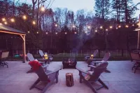 RIVER FRONT Pickleball & Bball Patio-Pets-2 houses