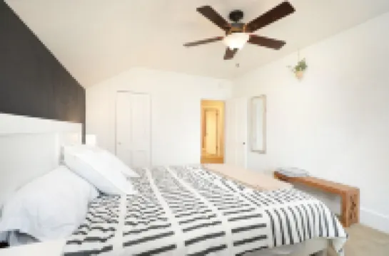 The Parkway Paddle: Walking distance to the lake