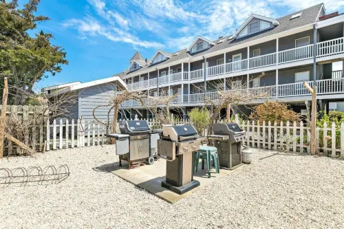 *3rd to Beach*Summer Weeks Available: *Clean*Updtdvictorian*Across Veterans Park