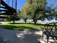 Quiet apartment at the mouth of meadow mountains.  Located right off of i15.