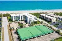 Aloha Awaits: 2B/2B Oceanfront Ground Floor Unit