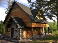 LUTSEN NORTHWOODS RETREAT-GOLF, WINERY, HIKING, BIKING, NEAR TRAILS, SKI, SLED