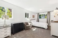Charming 2-bedroom house in wonderful Burien with 500mbps  speed WiFi, Hotel a 