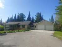 Secluded Ocqueoc River House