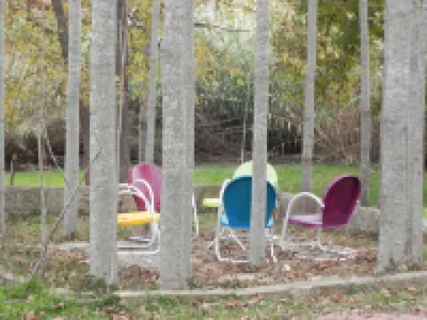 Old Country Charm 2 1/2 blocks from Main St Shopping/Private Get-a-Way w/Hot Tub