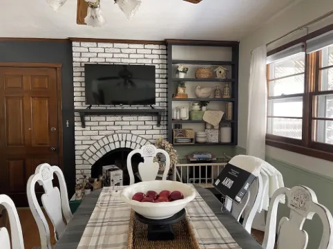 The Lazy Cow Inn  Sleeps 9+