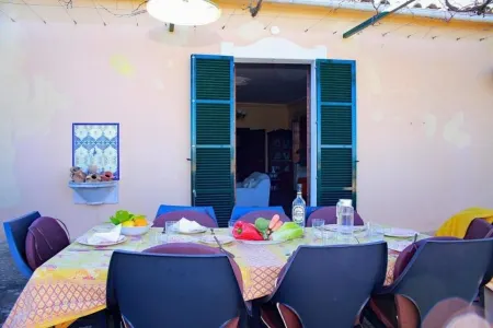 Relax at Mallorca Villa Cas Padri Jordi Отели рядом с достопримечательностью «Royal Charters Mallorca»