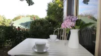 Braeside Studio - Country Garden Accommodation Hotels in Blayney