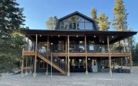 Modern Cabin w/ Hot Tub, Swings, Fire Pit, & Kayaks