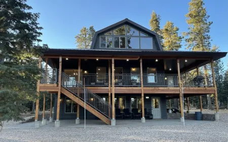 Modern Cabin w/ Hot Tub, Swings, Fire Pit, & Kayaks