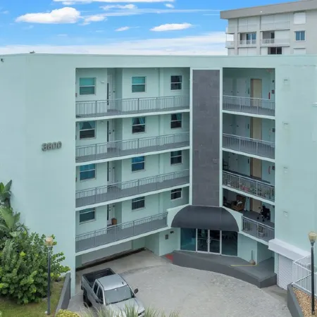 4th Floor AMAZING Direct Ocean Condo! 2500sqft!